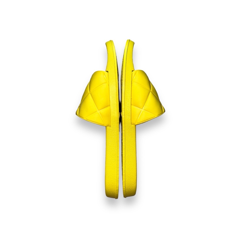NWOT Yellow Quilted Open-Toe Slide Sandals · Size US9/EUR40 (fit size 8) - Picture 4 of 6